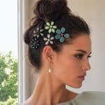tocado de flores para invitada de boda